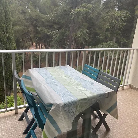 Apartman - De Renecros *